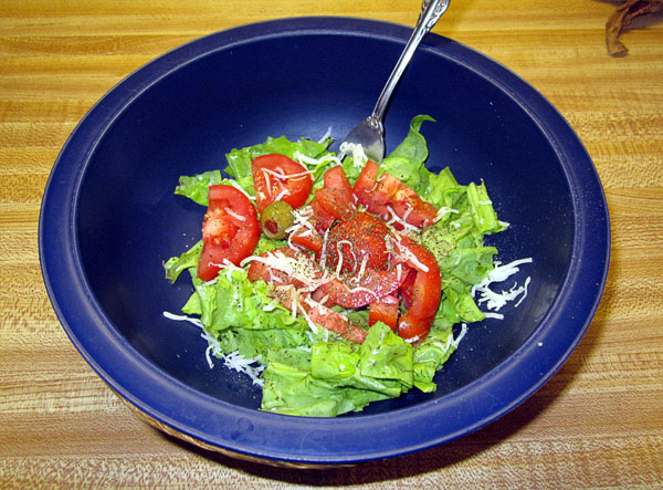 Garden20180801_3724_porchLettuce_salad_600.jpg