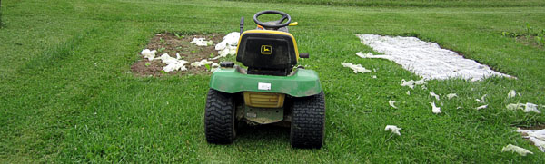 Garden20170527_2657_JohnDeereRowCoverRemover_600.jpg