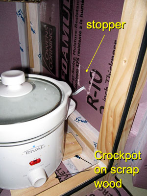 EndoKiln_1725_CrockpotWireStopper_interior_300.jpg