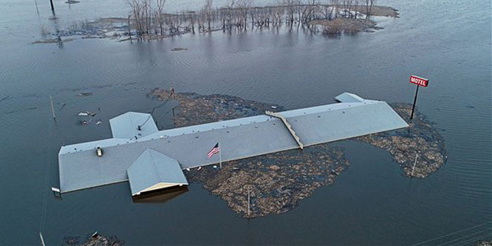 Motel-nebraska-flood_700.JPG