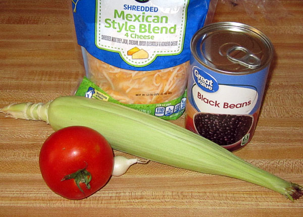 Garden20210802_5947_pizza_cornBlackBean_ingredients_600.jpg