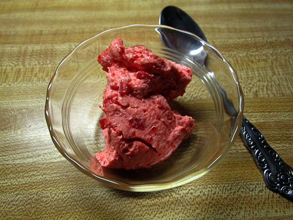 Garden20200518_5115_cherryBavarianCream_600.jpg
